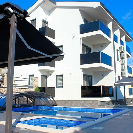 Villa Buba **** Нови-Винодолски Экстерьер фото