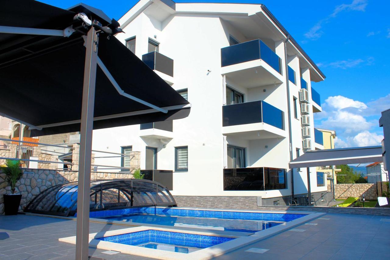 Villa Buba **** Нови-Винодолски Экстерьер фото